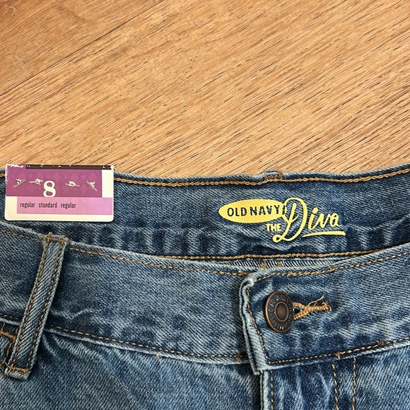 Old Navy Women's Diva Denim Jean Shorts - Picture 2 of 4